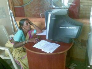 desi-facebook-woman-india